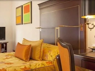 Relais & Chateaux Buelow Palais Dresden Hotel