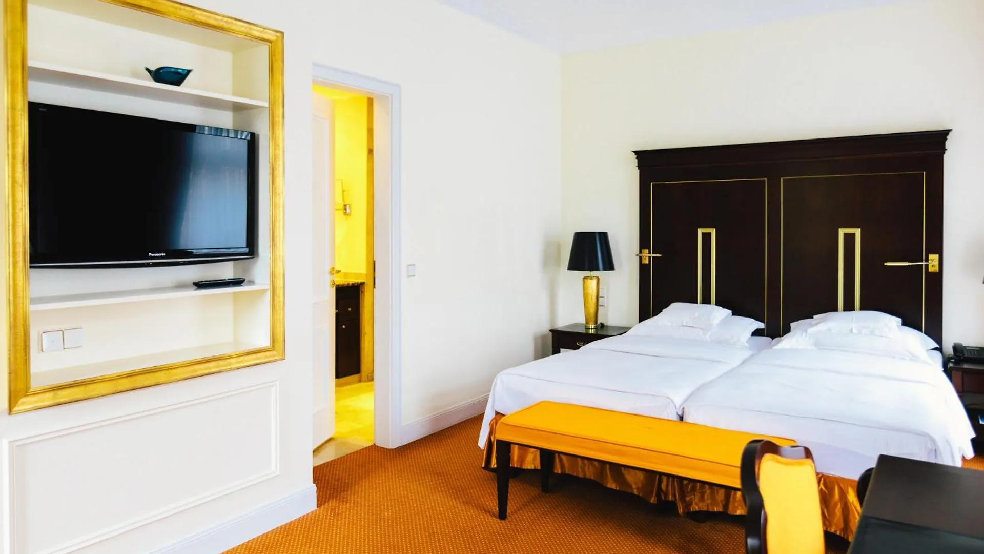 Hotel Relais & Chateaux Buelow Palais Dresden
