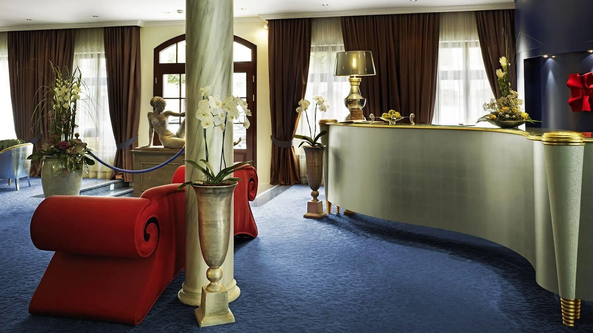 Relais & Chateaux Buelow Palais Dresden Hotel