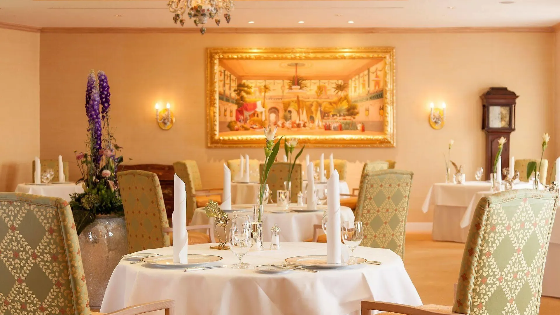 Relais & Chateaux Buelow Palais Dresden Hotel