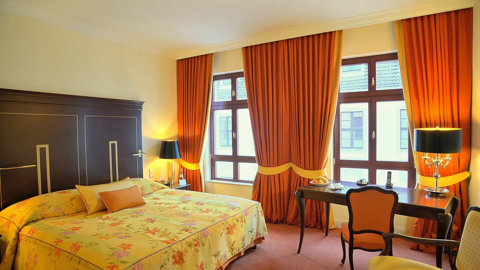 Relais & Chateaux Buelow Palais Dresden Hotel