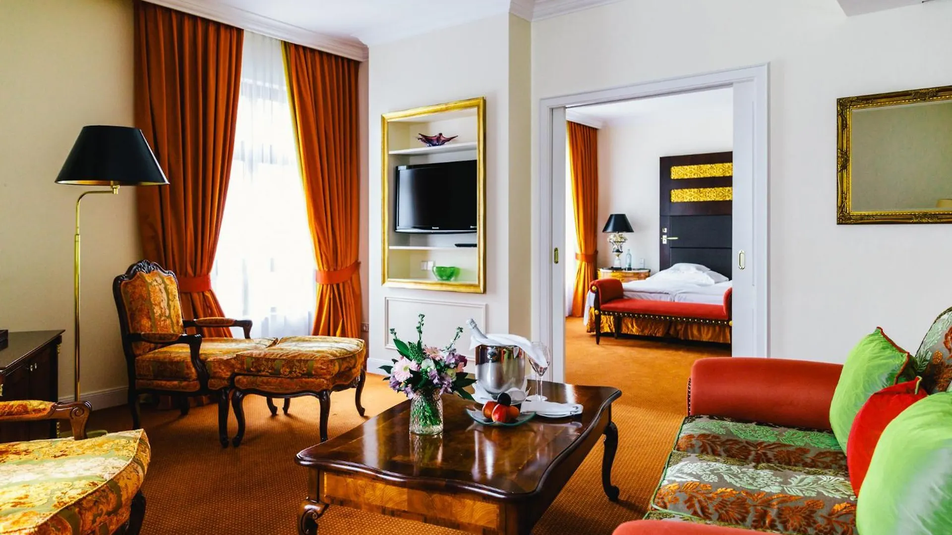 Relais & Chateaux Buelow Palais Dresden 5*,  Germany