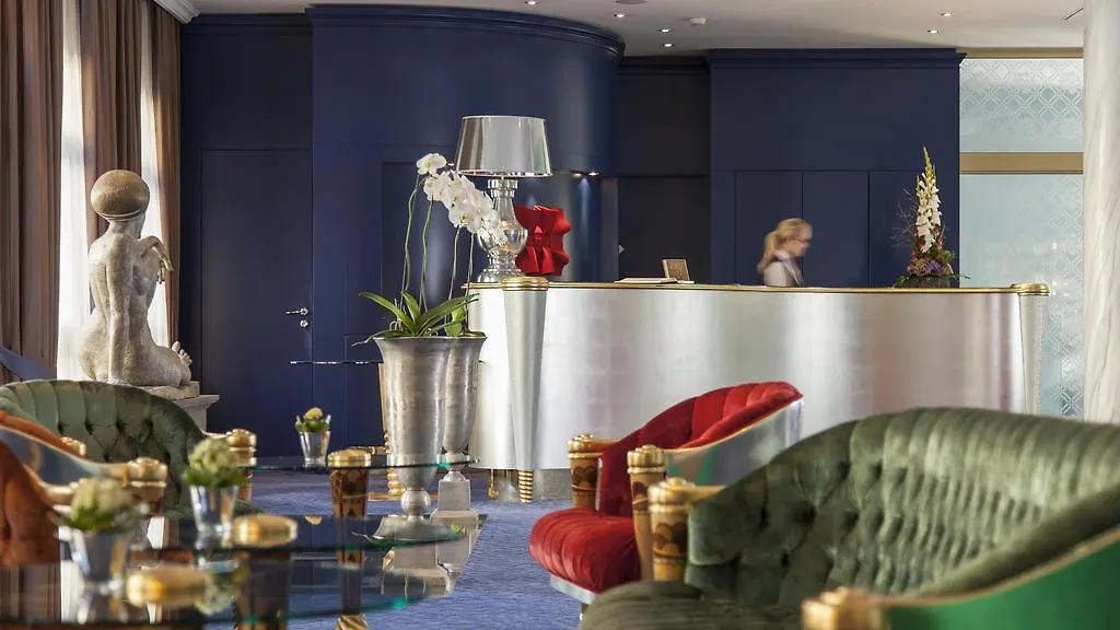 Relais & Chateaux Buelow Palais Dresden Germany